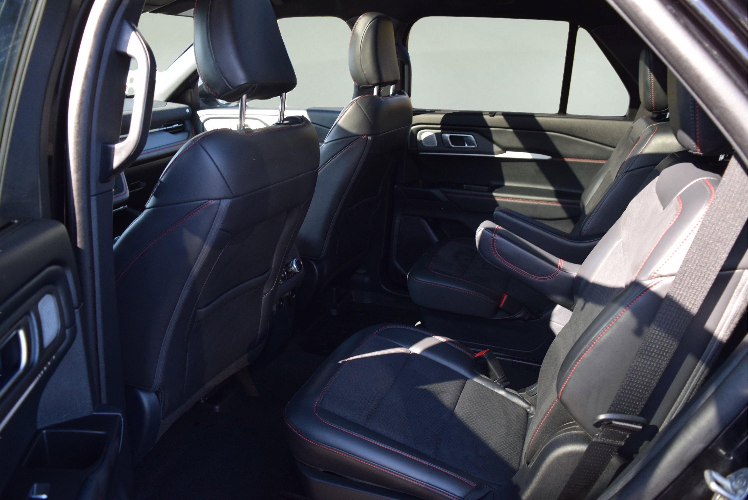 Certified 2025 Ford Explorer ST image 8