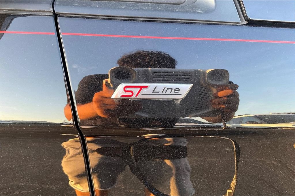 Certified 2021 Ford Edge ST-Line w/ Class II Trailer Tow Package AWD/4WD image 7