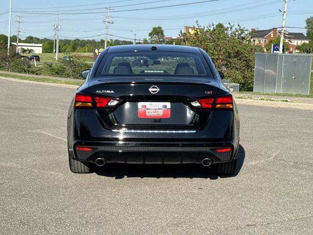 Used 2023 Nissan Altima 2.5 SR w/ SR Premium Package FWD image 4