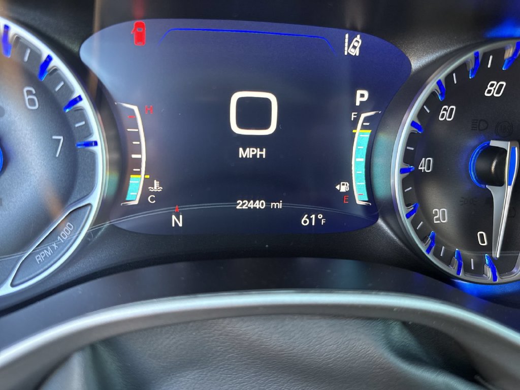 Used 2025 Chrysler Pacifica Select FWD image 12