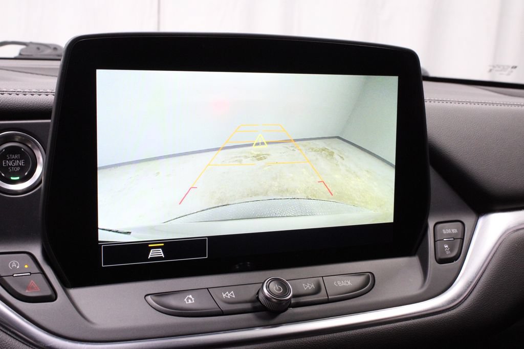 Used 2024 Chevrolet Blazer LT w/ Convenience Package FWD image 2