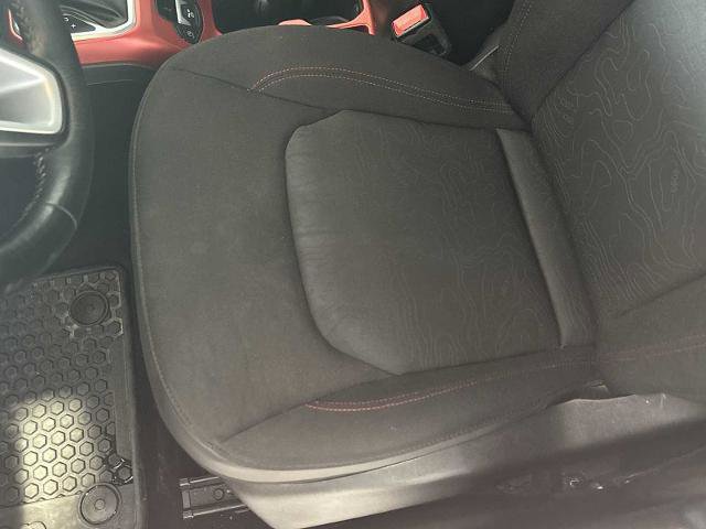 Used 2021 Jeep Renegade Trailhawk image 22