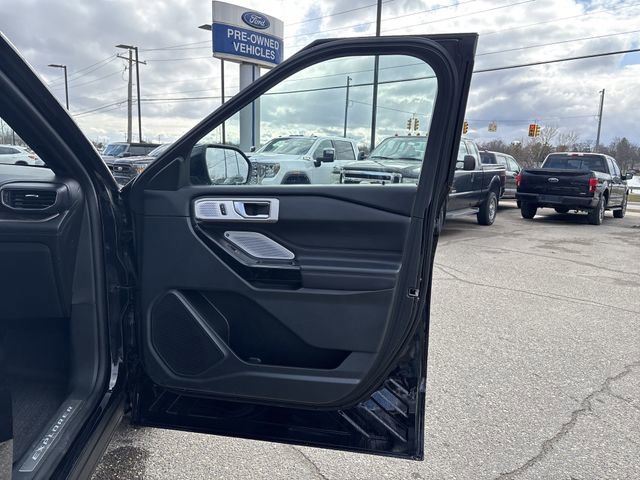 Certified 2023 Ford Explorer Platinum w/ Technology Package image 27