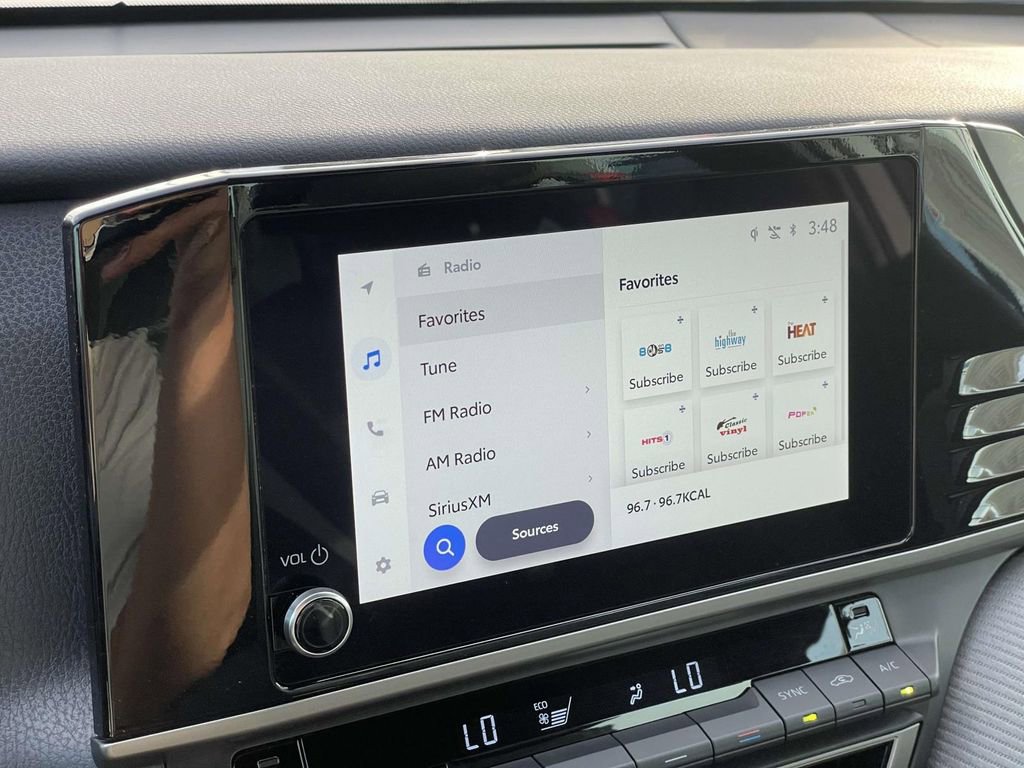 Used 2025 Toyota Camry SE image 16