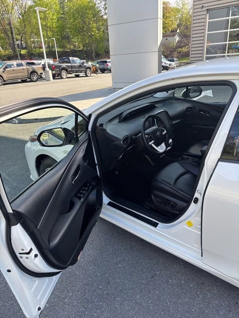 Used 2018 Toyota Prius Prime Premium FWD image 14