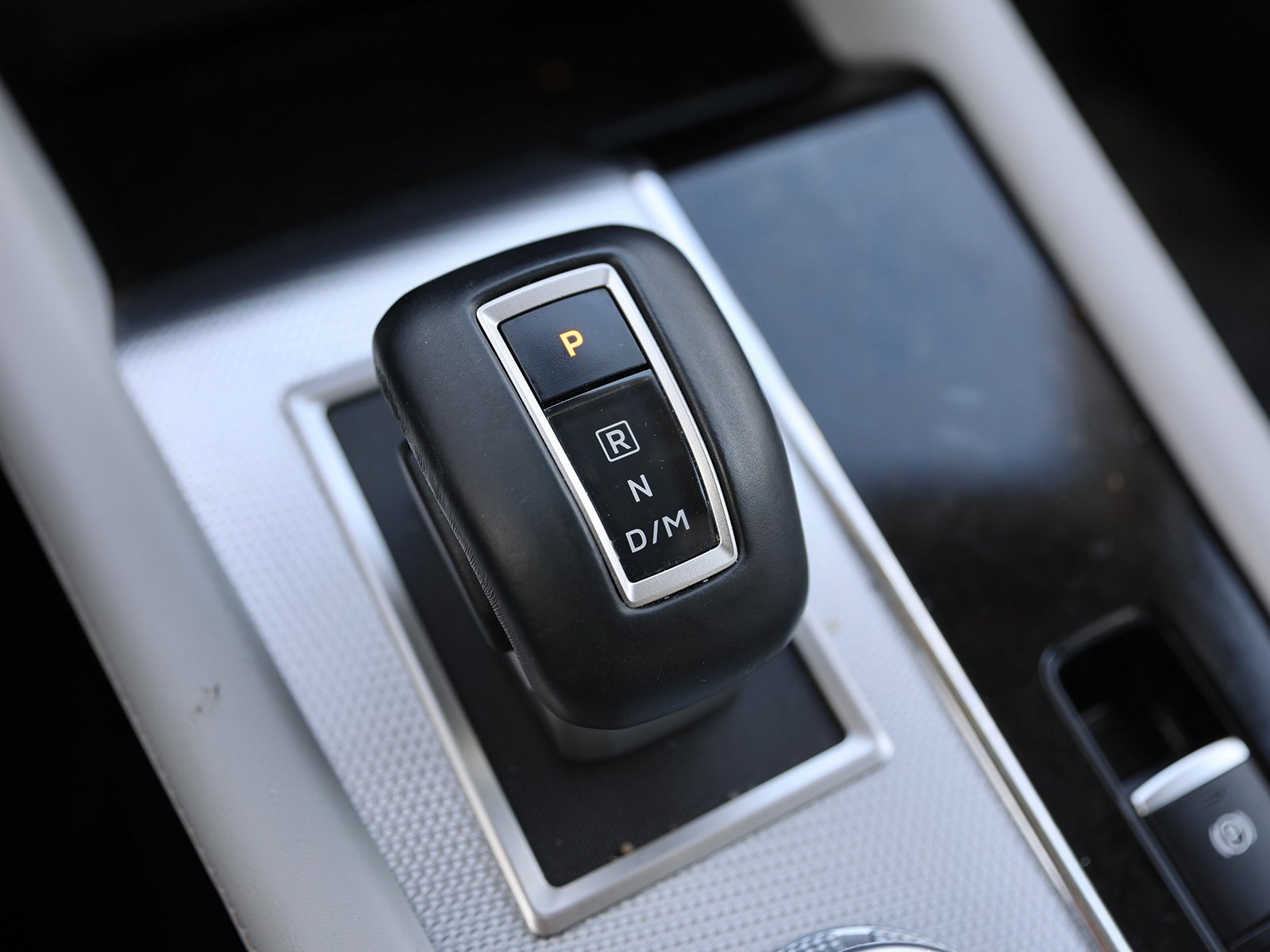 Used 2024 Mitsubishi Outlander SEL image 28