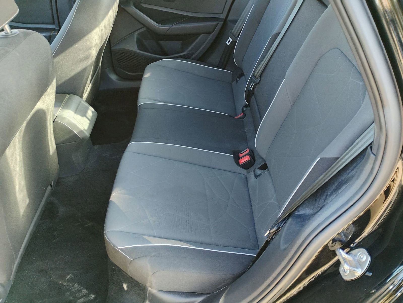 Used 2025 Volkswagen Jetta Sport image 12