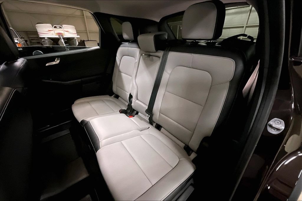 Certified 2023 Ford Escape Platinum AWD/4WD image 25