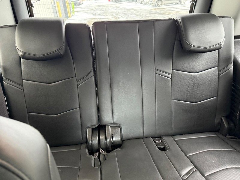 Used 2017 Cadillac Escalade Premium Luxury w/ LPO, Radiant Package image 10