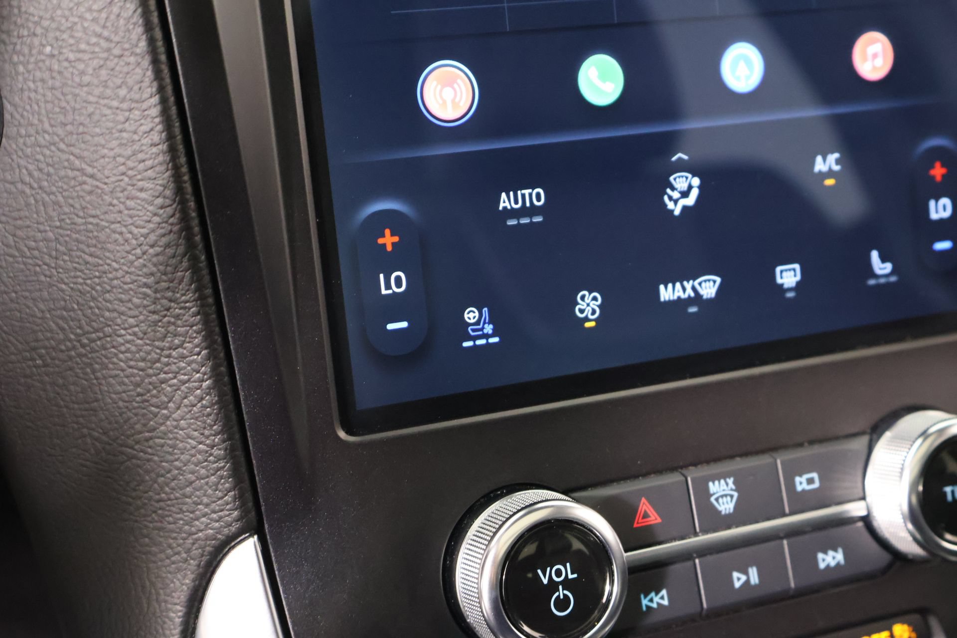 Certified 2024 Ford Edge ST w/ Equipment Group 401A AWD/4WD image 7