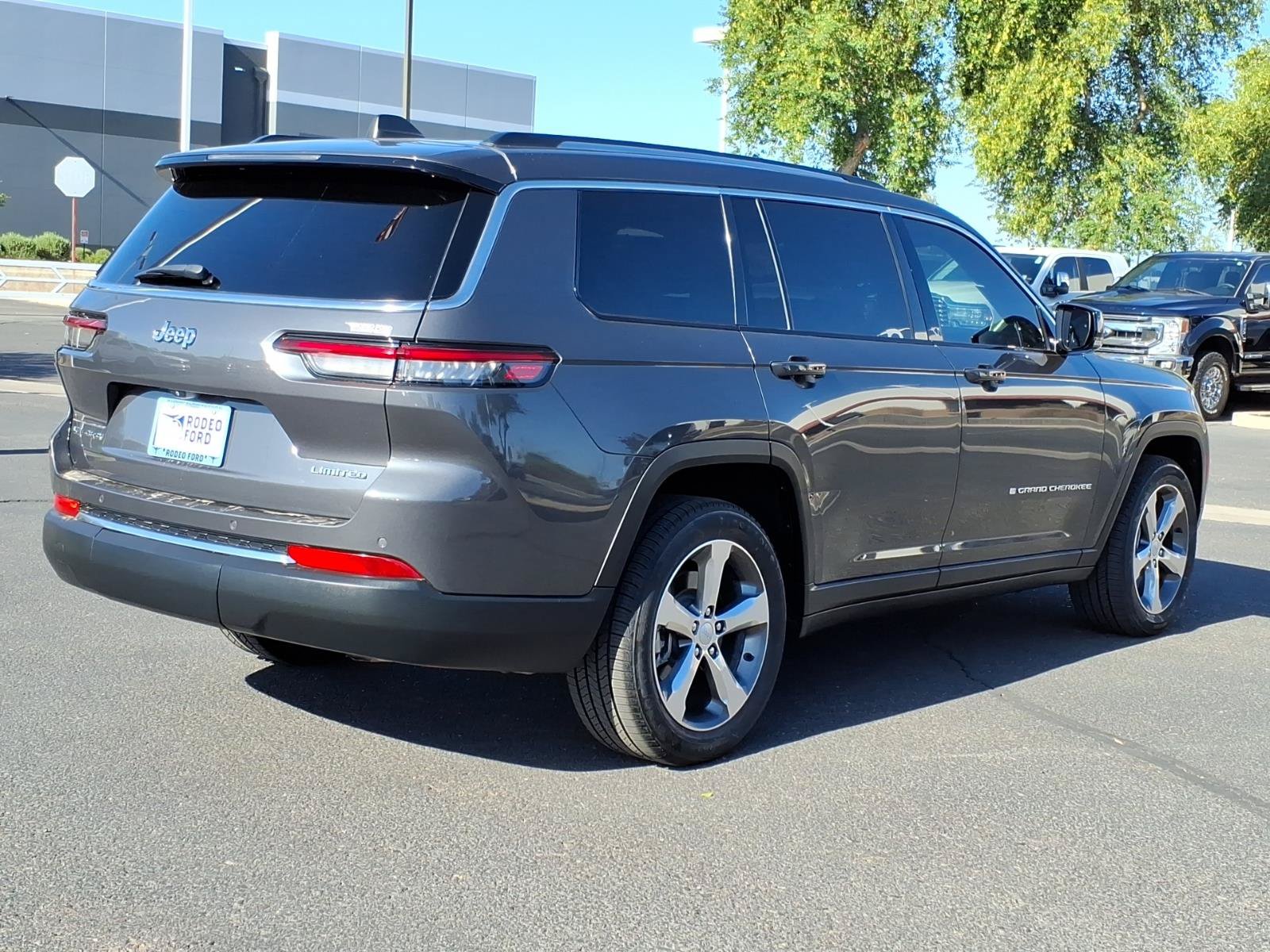 Used 2021 Jeep Grand Cherokee L Limited w/ Trailer Tow Group (B) AWD/4WD image 5