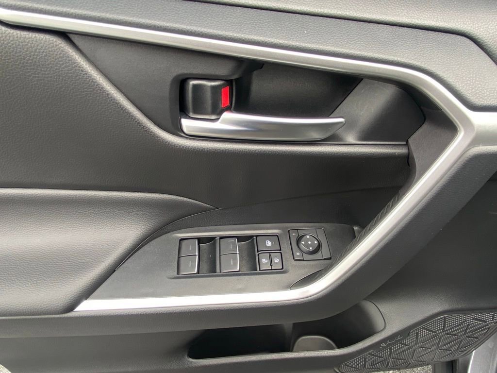 Used 2025 Toyota RAV4 XLE Premium FWD image 11
