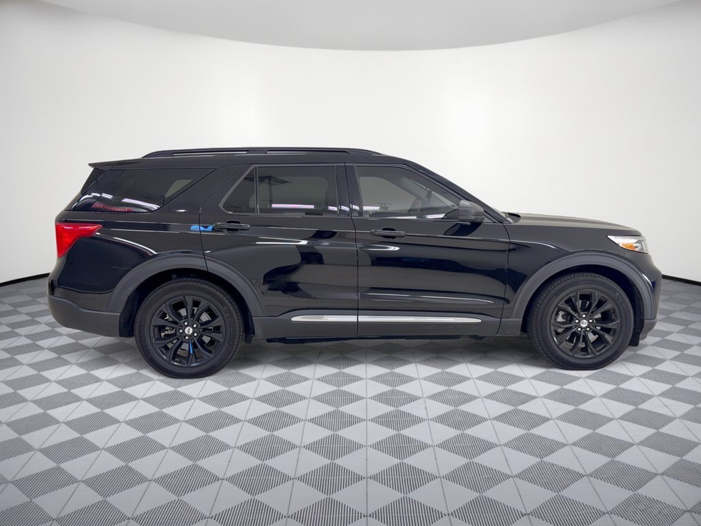Certified 2023 Ford Explorer XLT w/ Equipment Group 202A RWD image 6