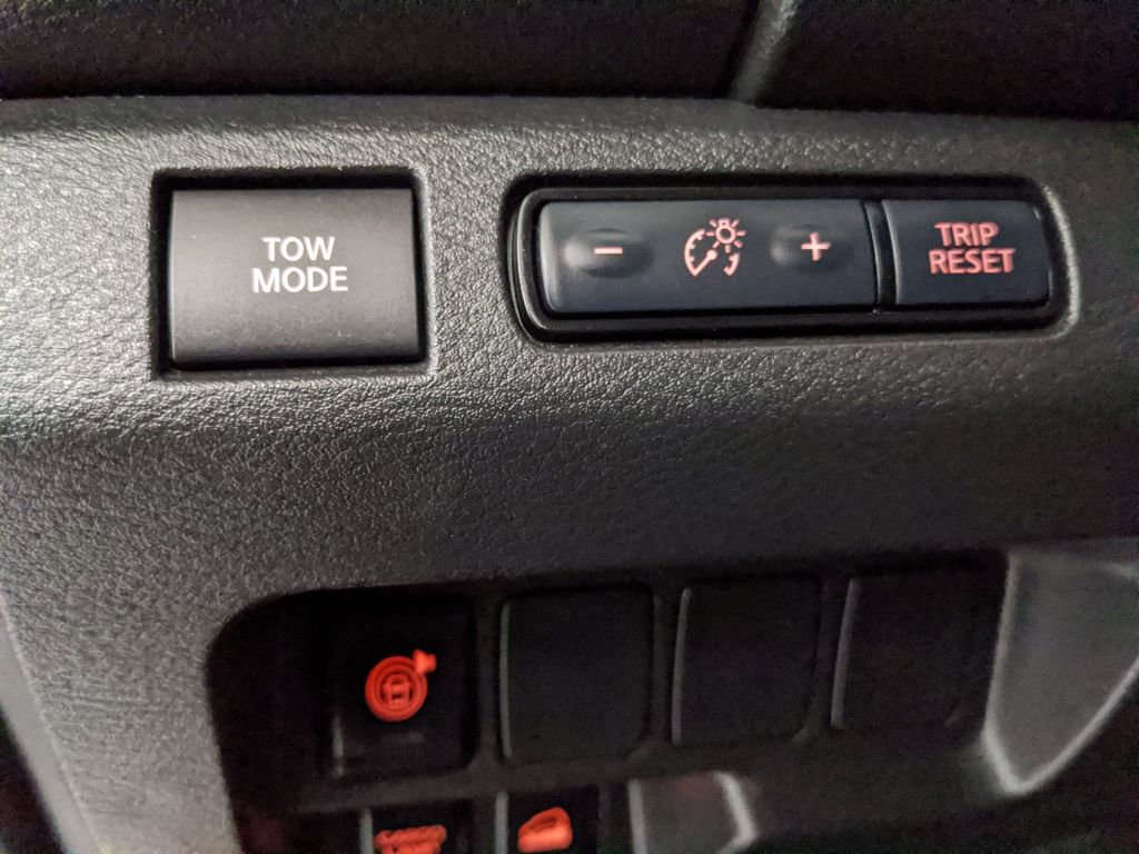 Used 2025 Nissan Frontier PRO-4X AWD/4WD image 15