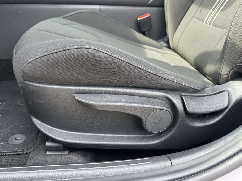 Used 2024 Hyundai Elantra SEL FWD image 20