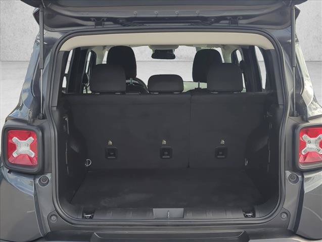Used 2023 Jeep Renegade Latitude AWD/4WD image 7