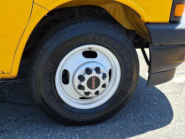Used 2022 GMC Savana 3500 Extended w/ Power Convenience Package RWD image 27