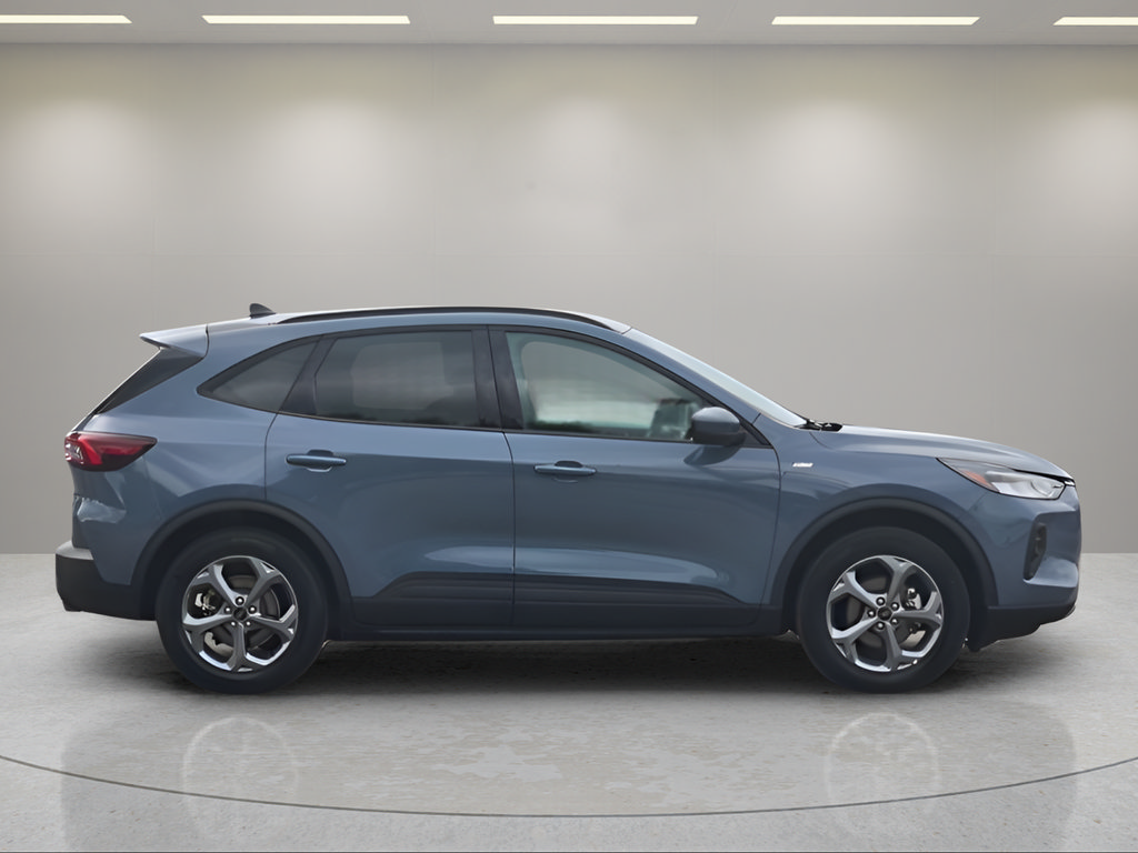 Certified 2025 Ford Escape ST-Line Select AWD/4WD image 9