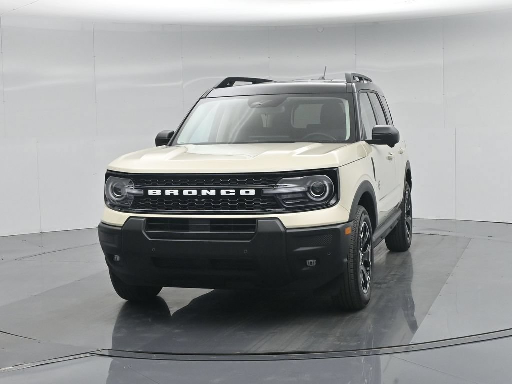 Certified 2025 Ford Bronco Sport Outer Banks w/ Outer Banks Tech Package+ AWD/4WD image 58