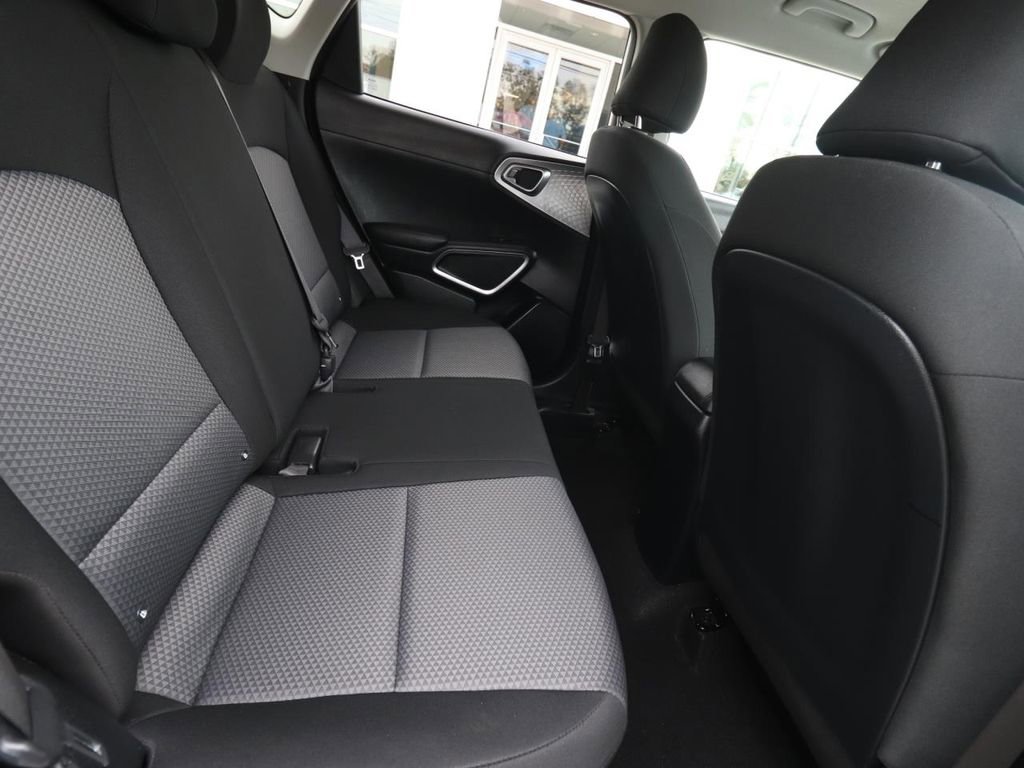 Used 2025 Kia Soul LX w/ LX Technology Package image 23