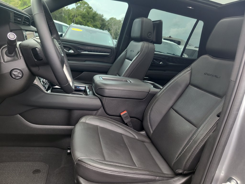 Used 2024 GMC Yukon Denali AWD/4WD image 19