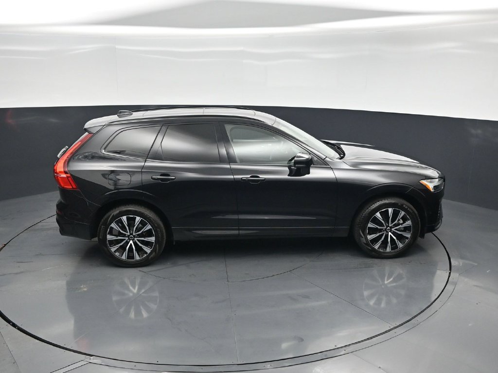 Used 2025 Volvo XC60 B5 Plus AWD/4WD image 39