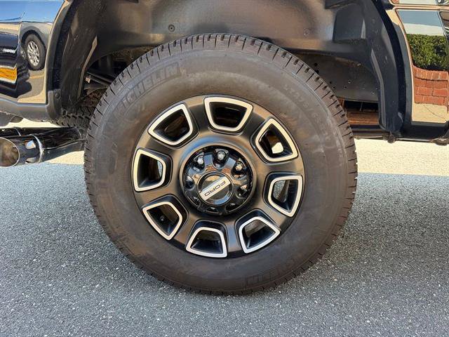 Certified 2025 Ford F250 Platinum w/ FX4 Off-Road Package AWD/4WD image 11