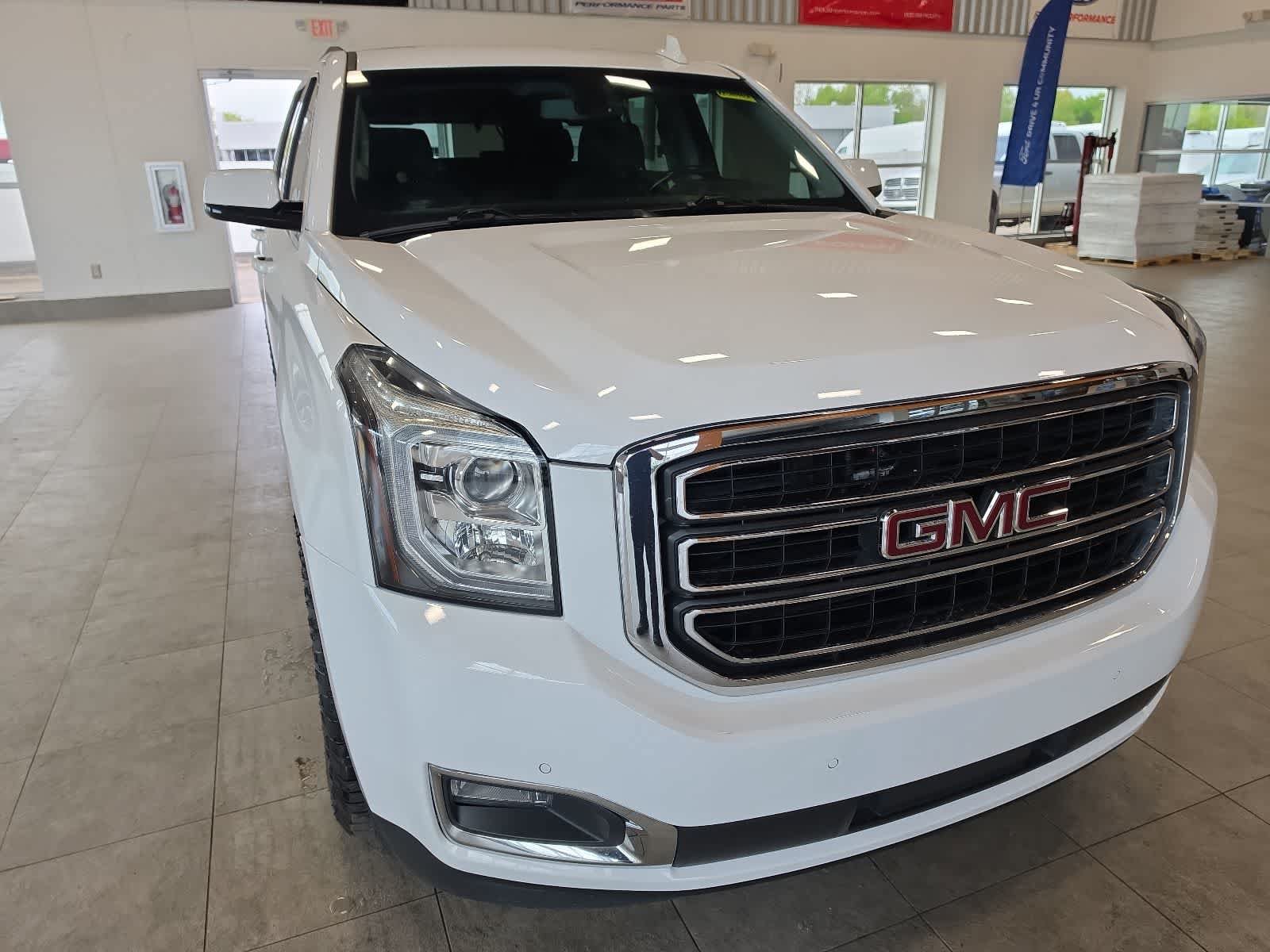Used 2019 GMC Yukon SLE w/ Convenience Package AWD/4WD image 3