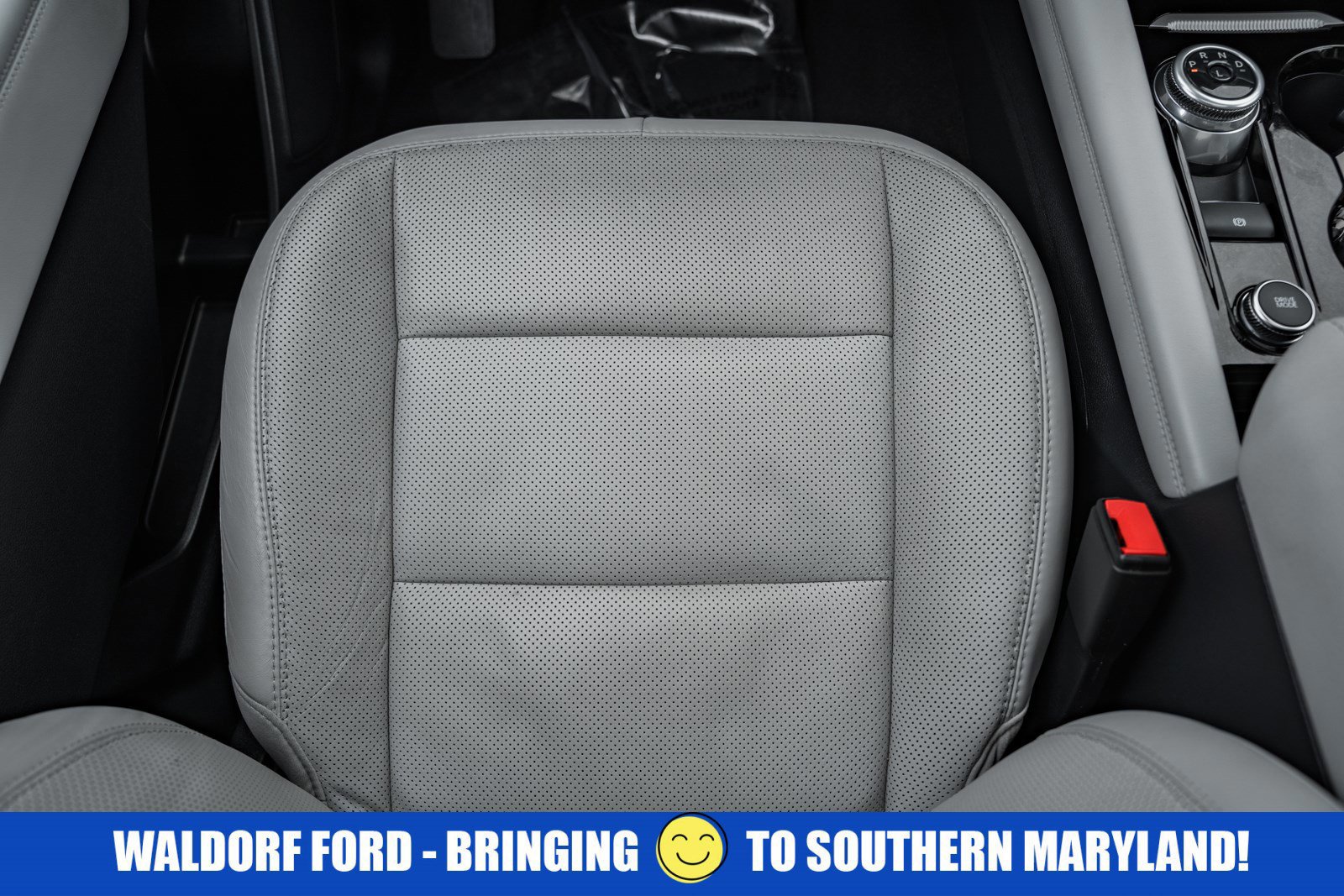 Certified 2025 Ford Explorer Platinum w/ Ultimate Package image 34