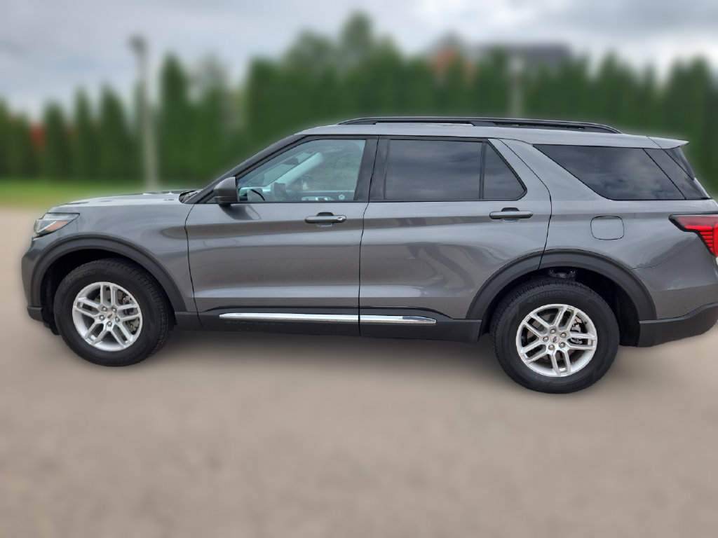 Certified 2025 Ford Explorer Active AWD/4WD image 2