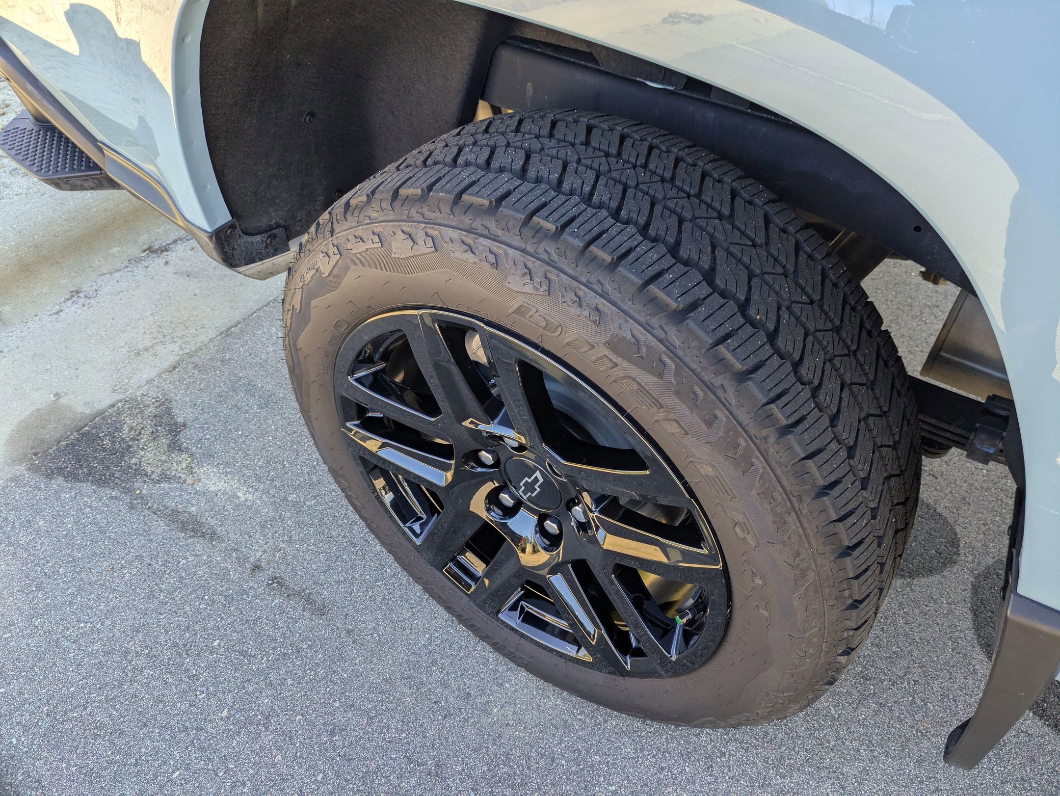 Used 2025 Chevrolet Colorado Z71 w/ Technology Package image 39