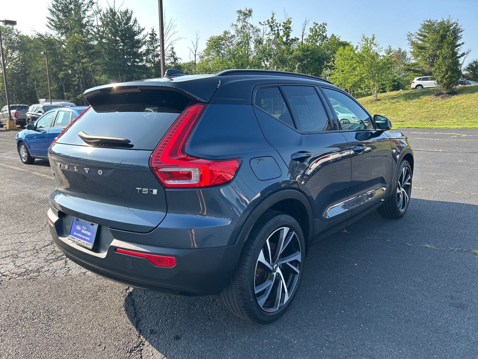 Used 2022 Volvo XC40 T5 R-Design w/ Climate Package AWD/4WD image 16