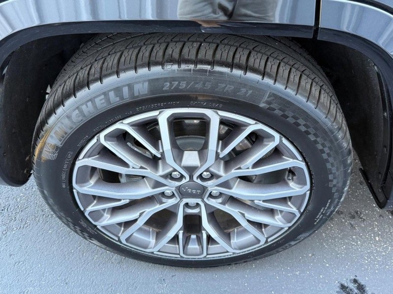 Used 2023 Jeep Grand Cherokee L Summit image 7