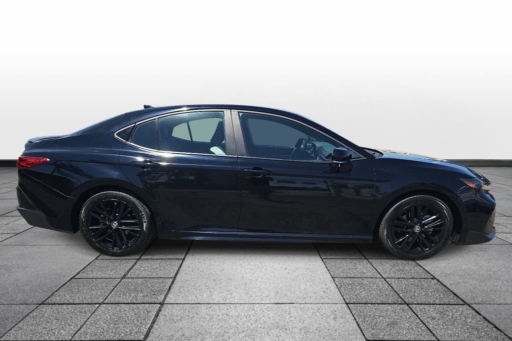 Used 2025 Toyota Camry SE FWD image 4