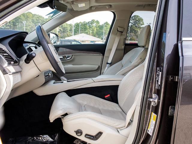 Used 2023 Volvo XC90 B6 Ultimate w/ Protection Package AWD/4WD image 18