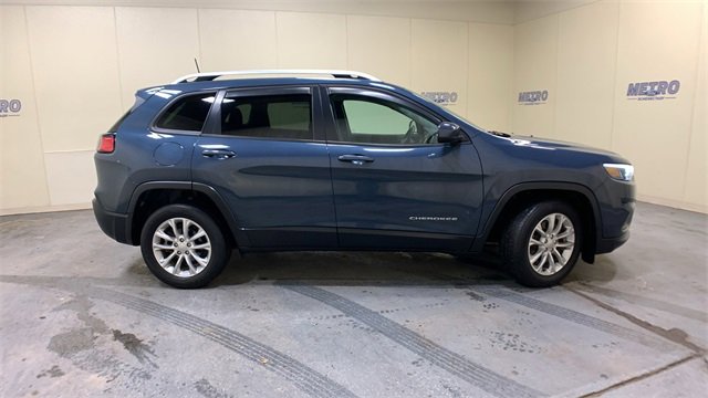Used 2020 Jeep Cherokee Latitude w/ Cold Weather Group image 2