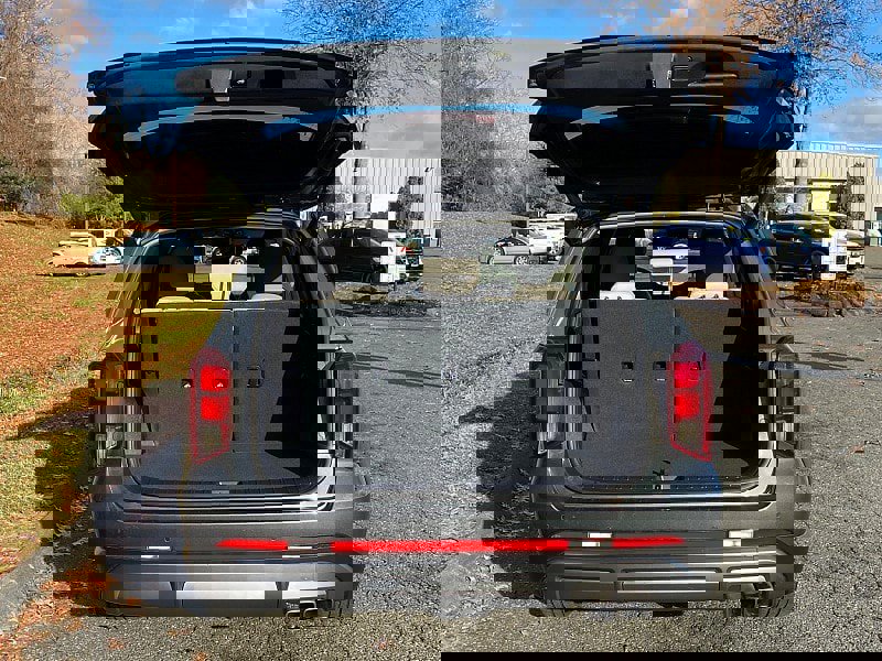 Used 2024 Hyundai Palisade Limited image 8