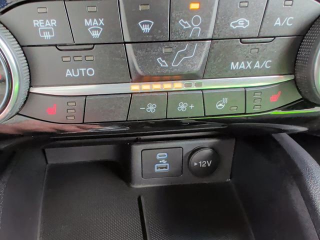 Certified 2022 Ford Escape SEL w/ SEL Stealth AWD Package image 22