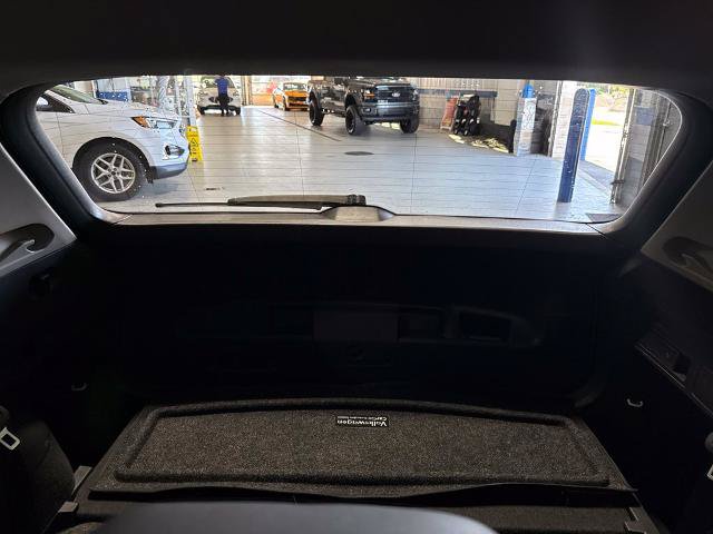 Used 2023 Volkswagen Tiguan SE w/ Panoramic Sunroof Package FWD image 28