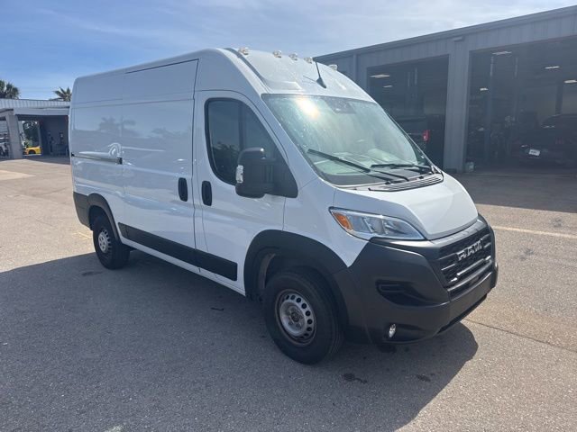 Used 2024 RAM ProMaster 2500 w/ Convenience Group FWD image 4