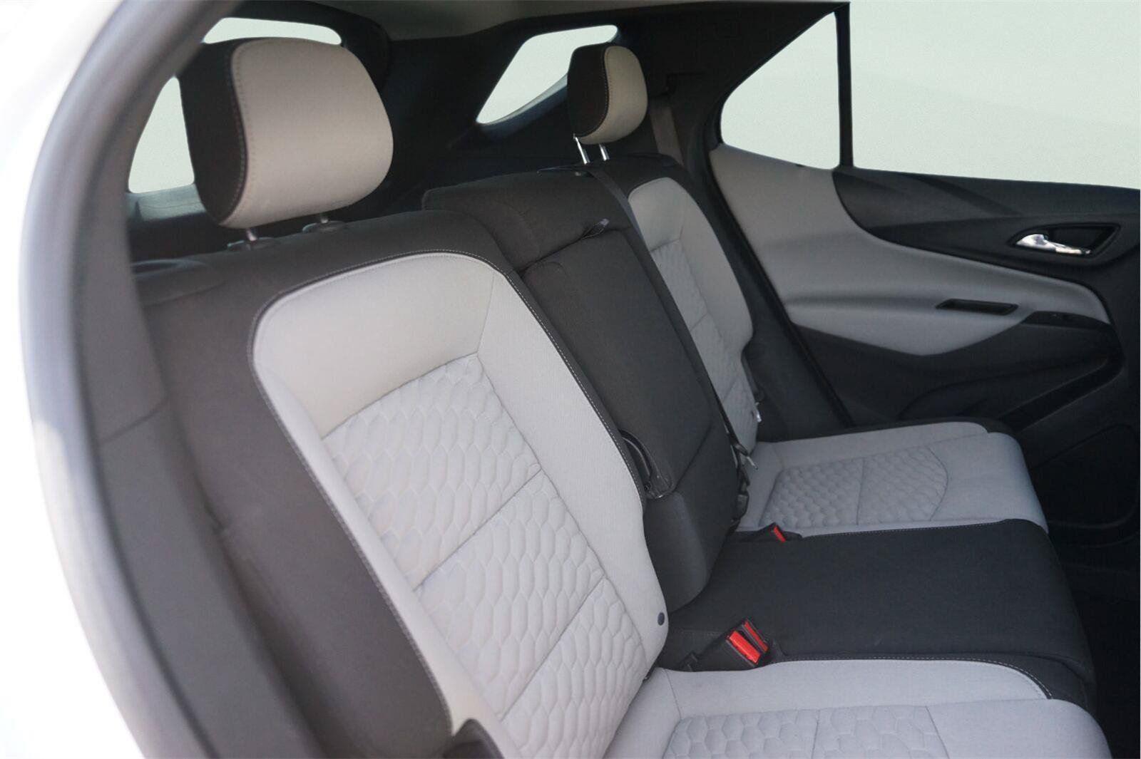 Used 2019 Chevrolet Equinox LS FWD image 16