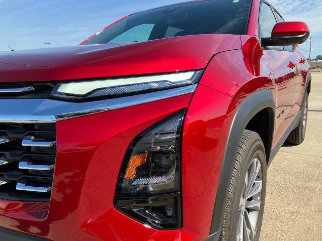 Used 2026 Chevrolet Equinox LT w/ Safety and Technology Package FWD image 9