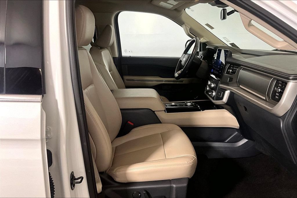 Certified 2023 Ford Expedition Max XLT RWD image 6