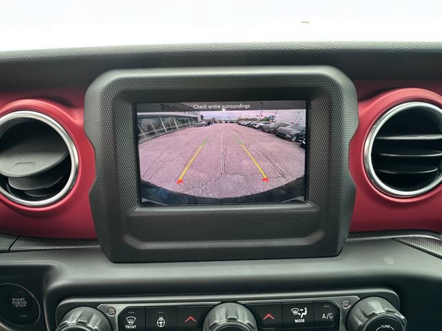 Used 2020 Jeep Wrangler Unlimited Rubicon w/ Cold Weather Group AWD/4WD image 17