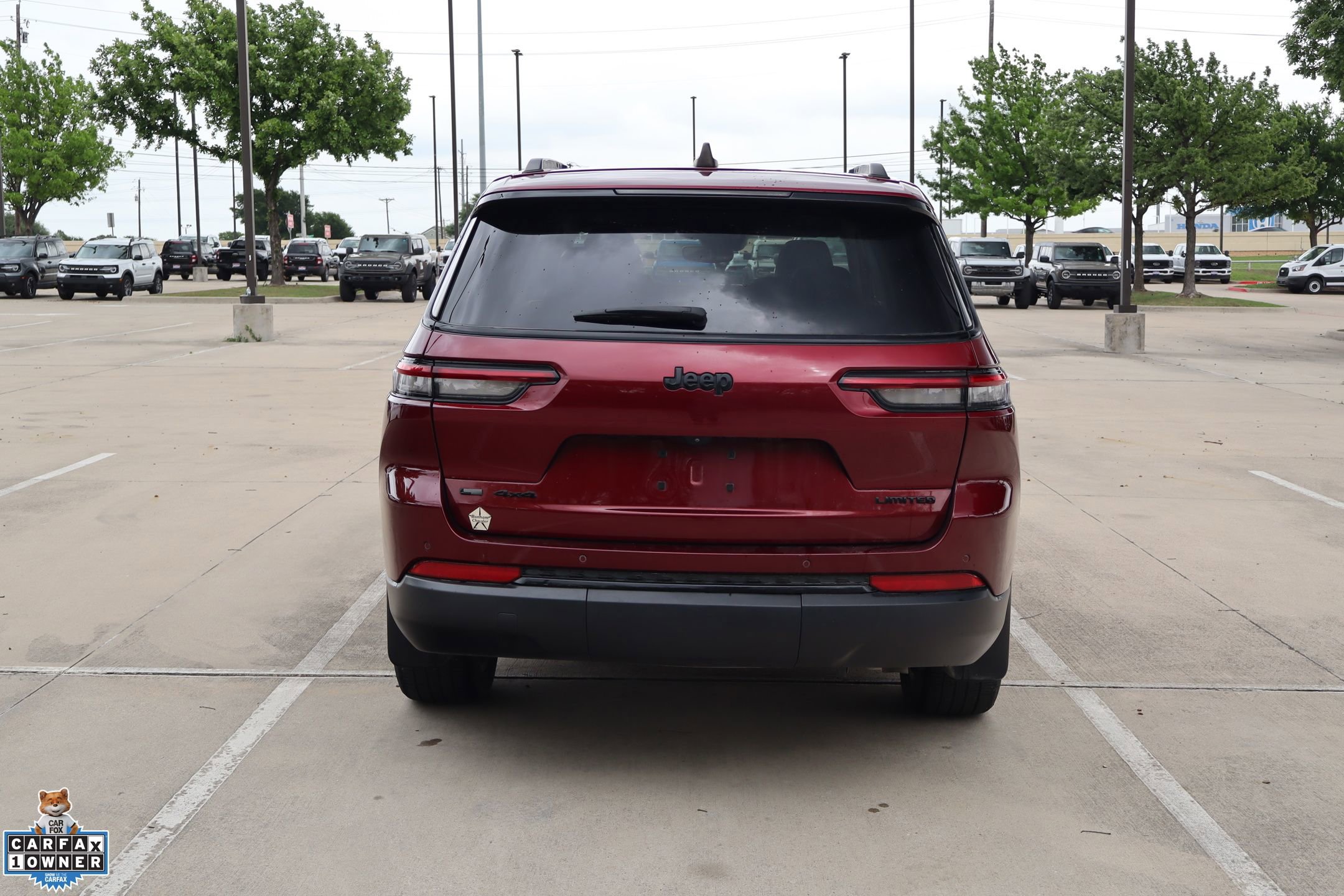 Used 2023 Jeep Grand Cherokee L Limited w/ Black Appearance Package AWD/4WD image 6