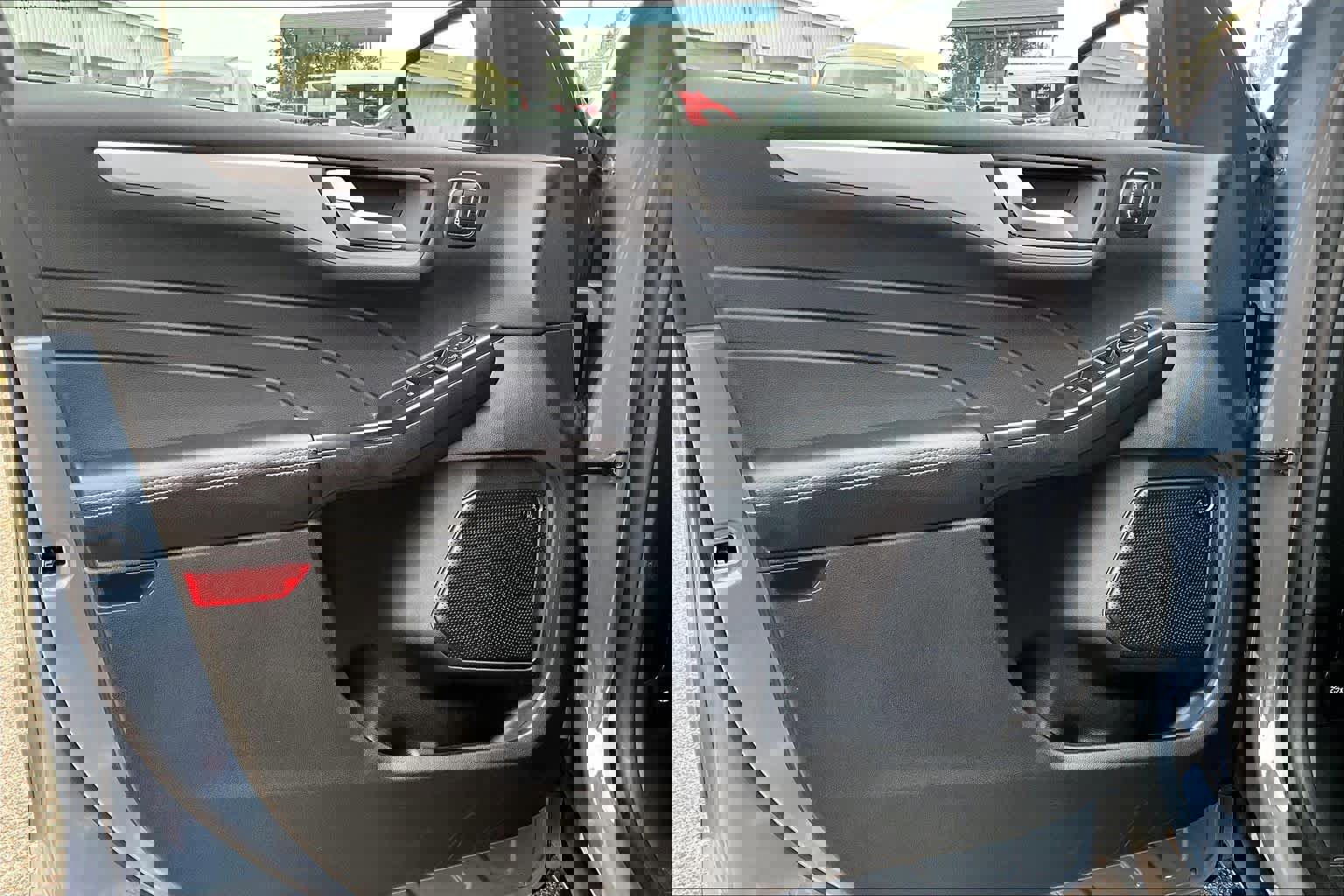 Certified 2025 Ford Escape SE w/ PHEV Premium Package image 22