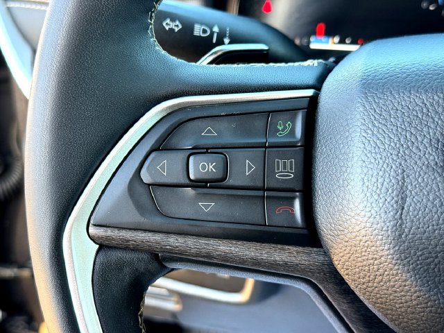 Used 2024 Jeep Grand Cherokee L Limited AWD/4WD image 14