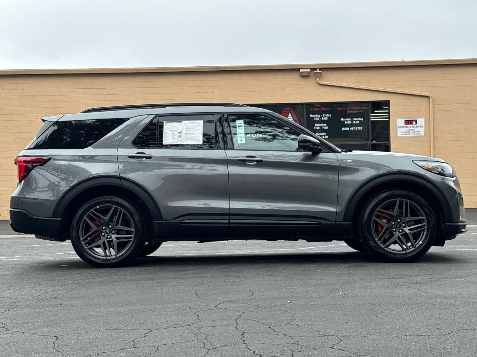 Certified 2026 Ford Explorer ST-Line w/ ST-Line Street Pack RWD image 8