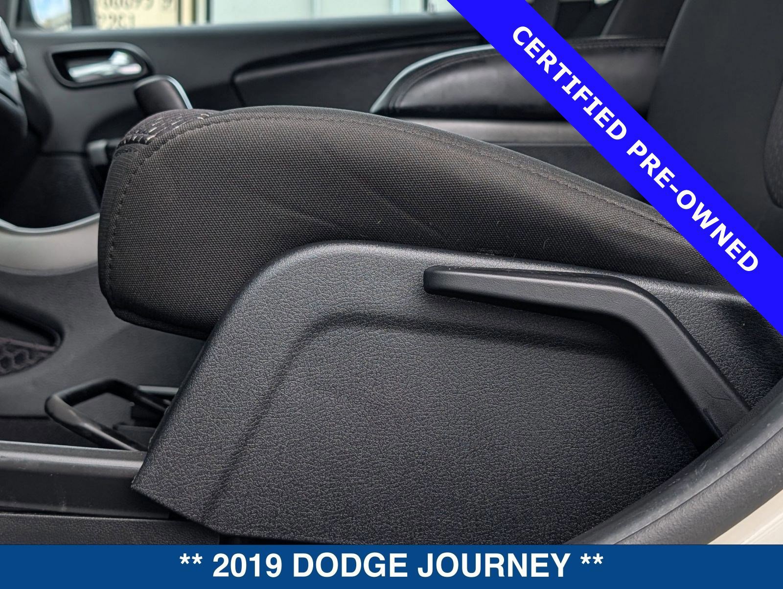 Used 2019 Dodge Journey SE w/ Blacktop Package image 23