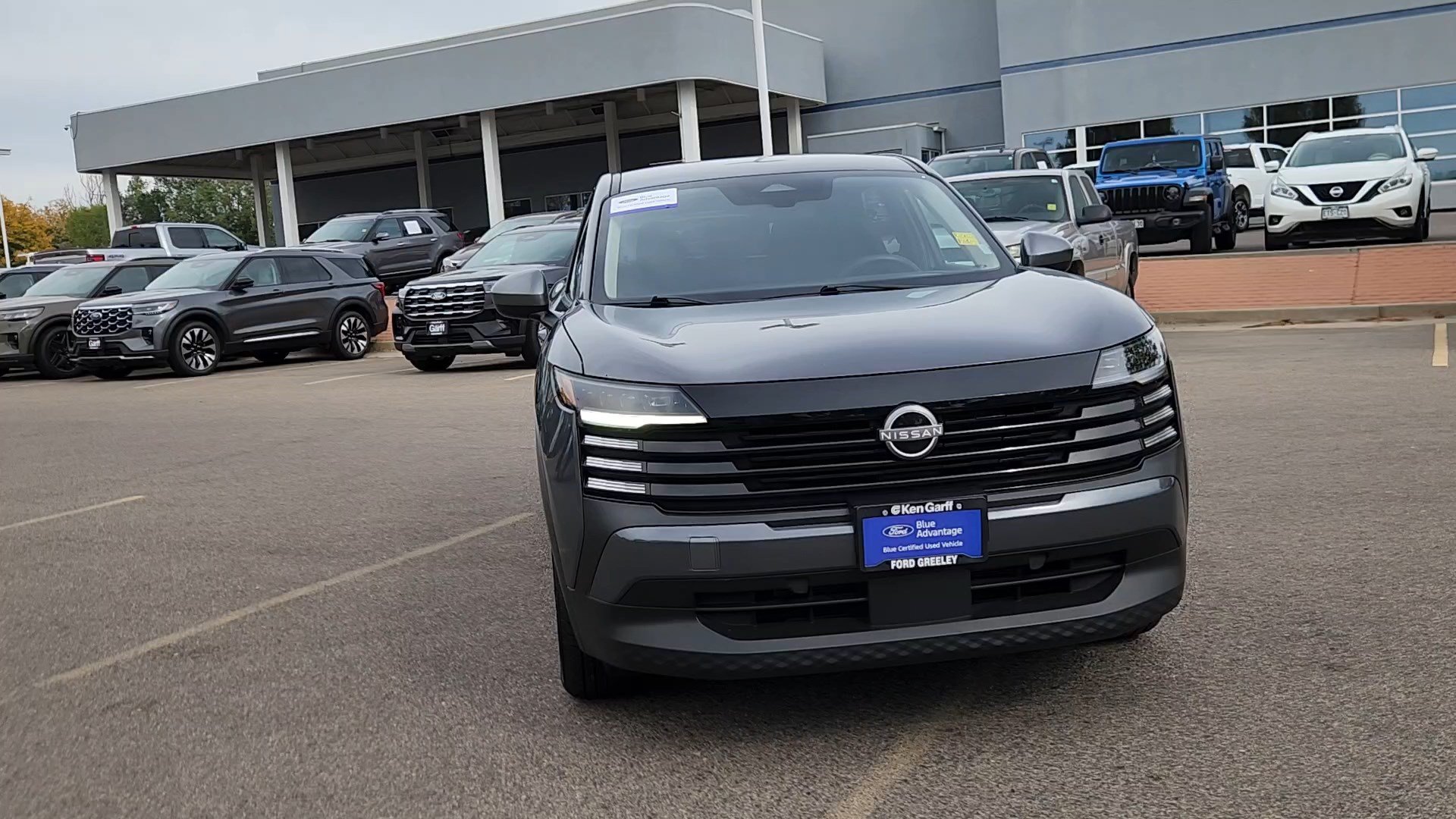 Used 2025 Nissan Kicks SV AWD/4WD image 6